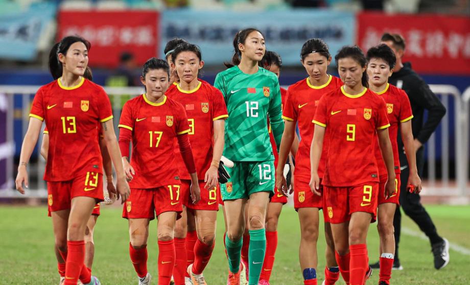 中国女足备战世界杯，积极备战提升实力