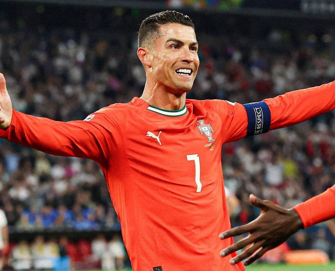 法国逆转里昂,C罗三分雨点燃全场的简单介绍 法国逆转里昂,C罗三分雨点燃全场的简单介绍