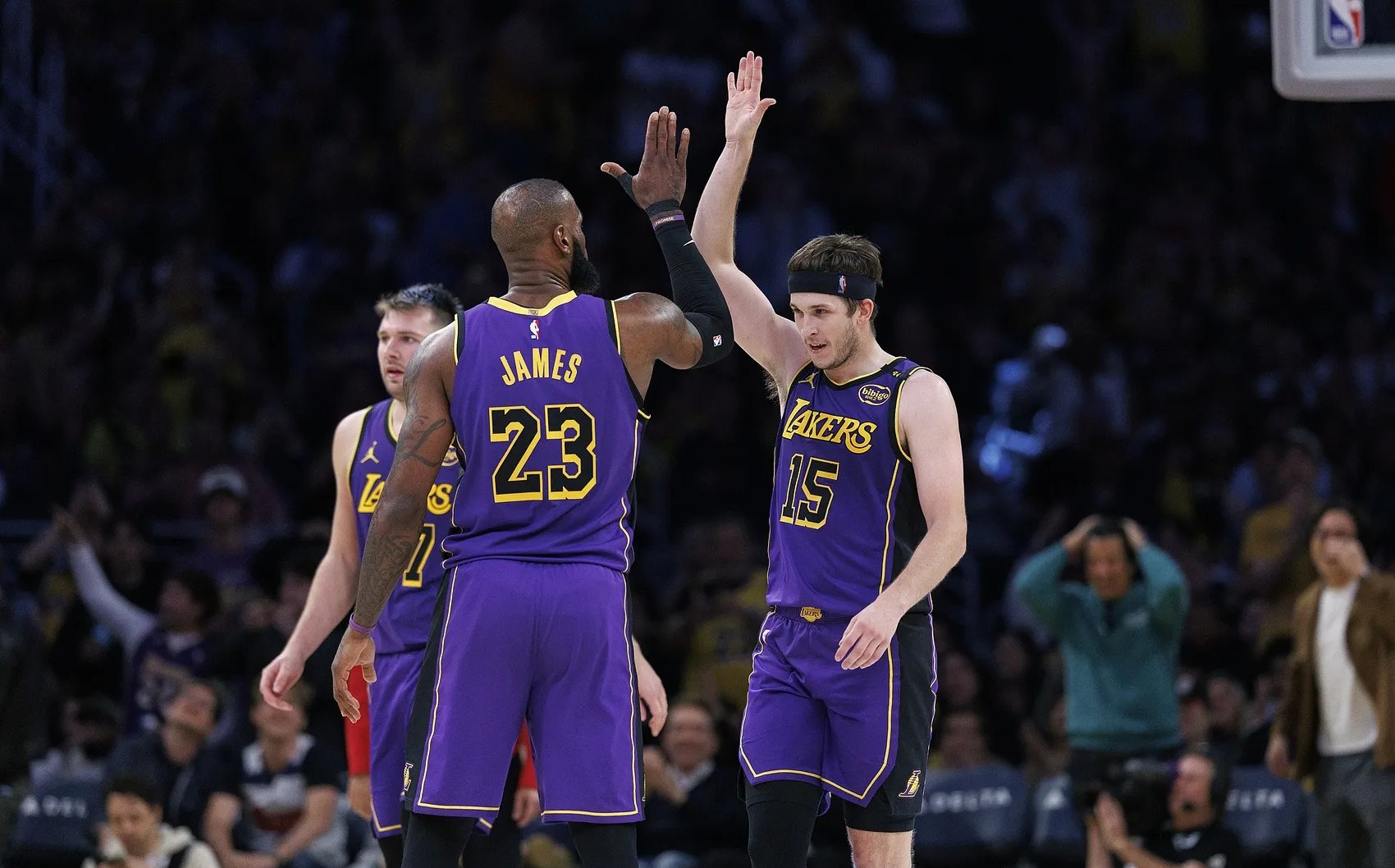 鹈鹕碾压76人，拉塞尔打破历史纪录的简单介绍