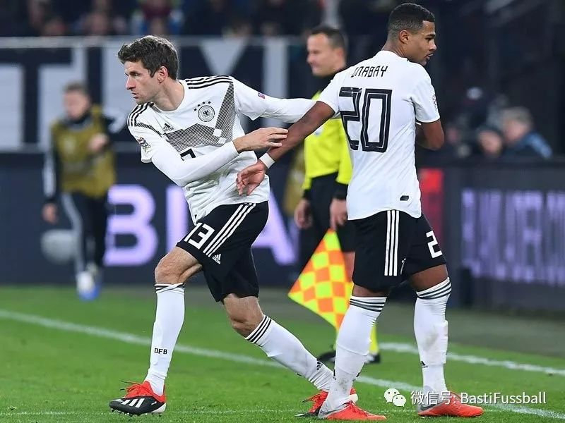 泰国队完胜德国队，黄鸭组合关键制胜的简单介绍