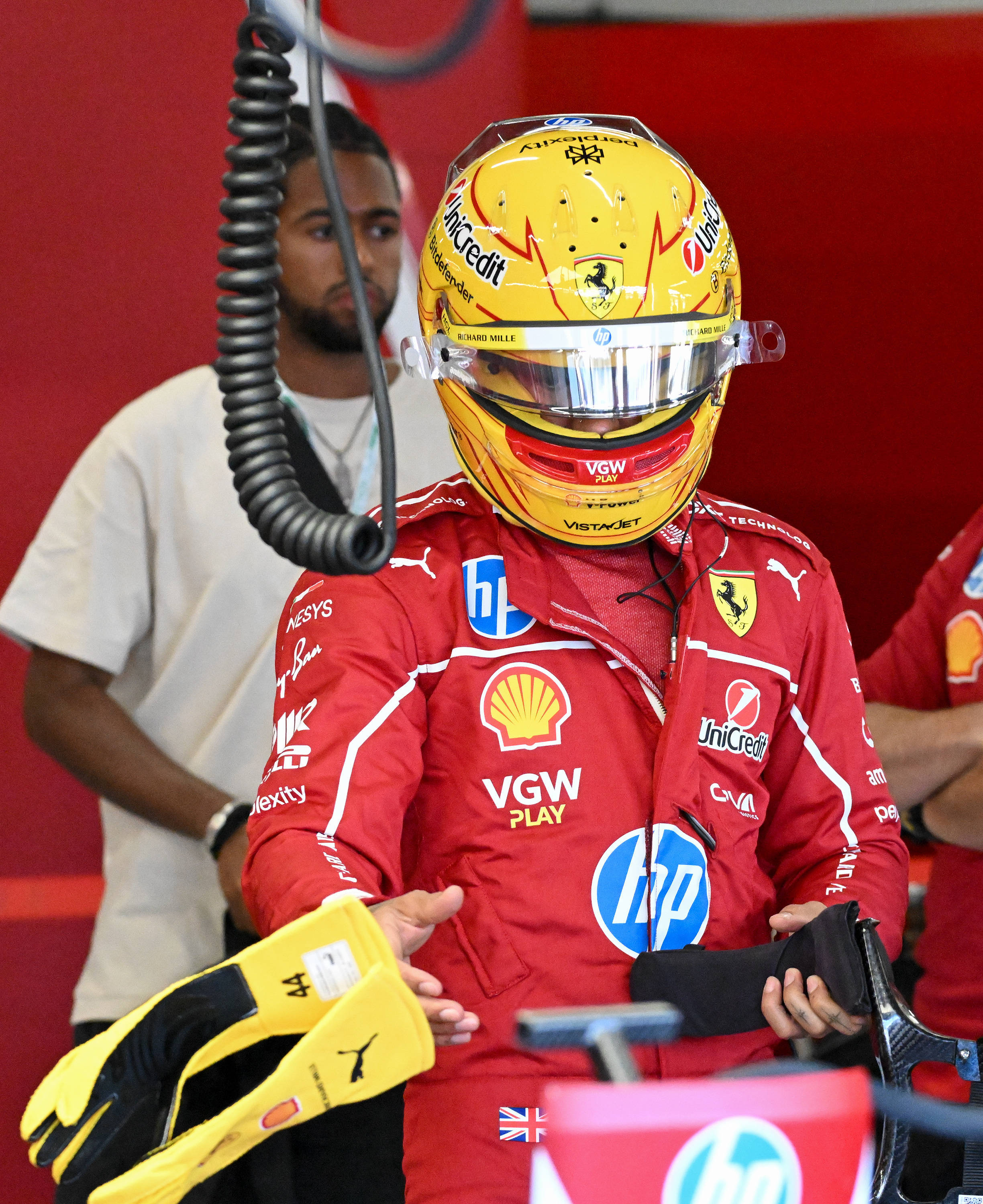 世俱杯决赛-法拉利横扫哈斯车队,维斯塔潘带队取胜