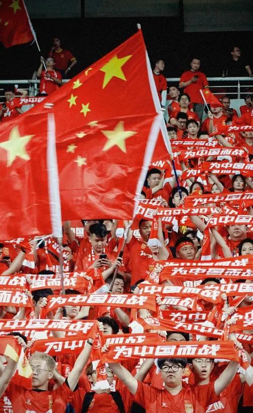 实况报道：女足全力以赴，斩获胜利