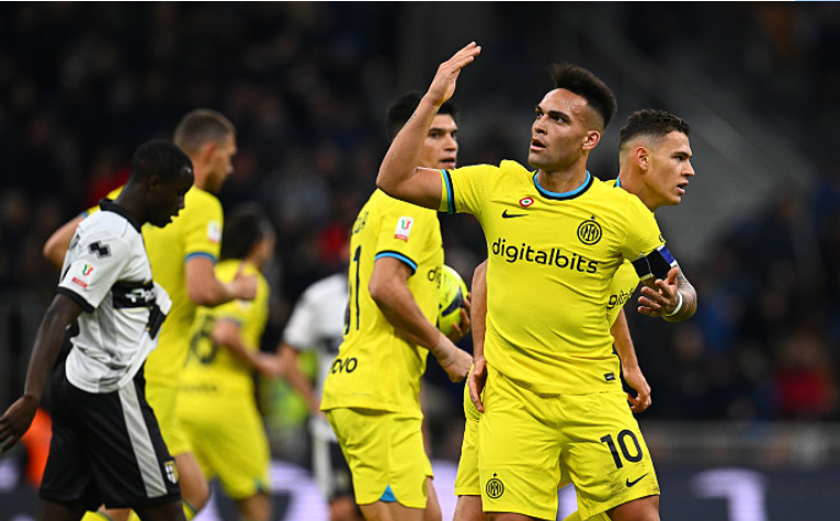 塞尔维亚队惊险晋级,成功跻身欧国联八强 塞尔维亚队惊险晋级,成功跻身欧国联八强