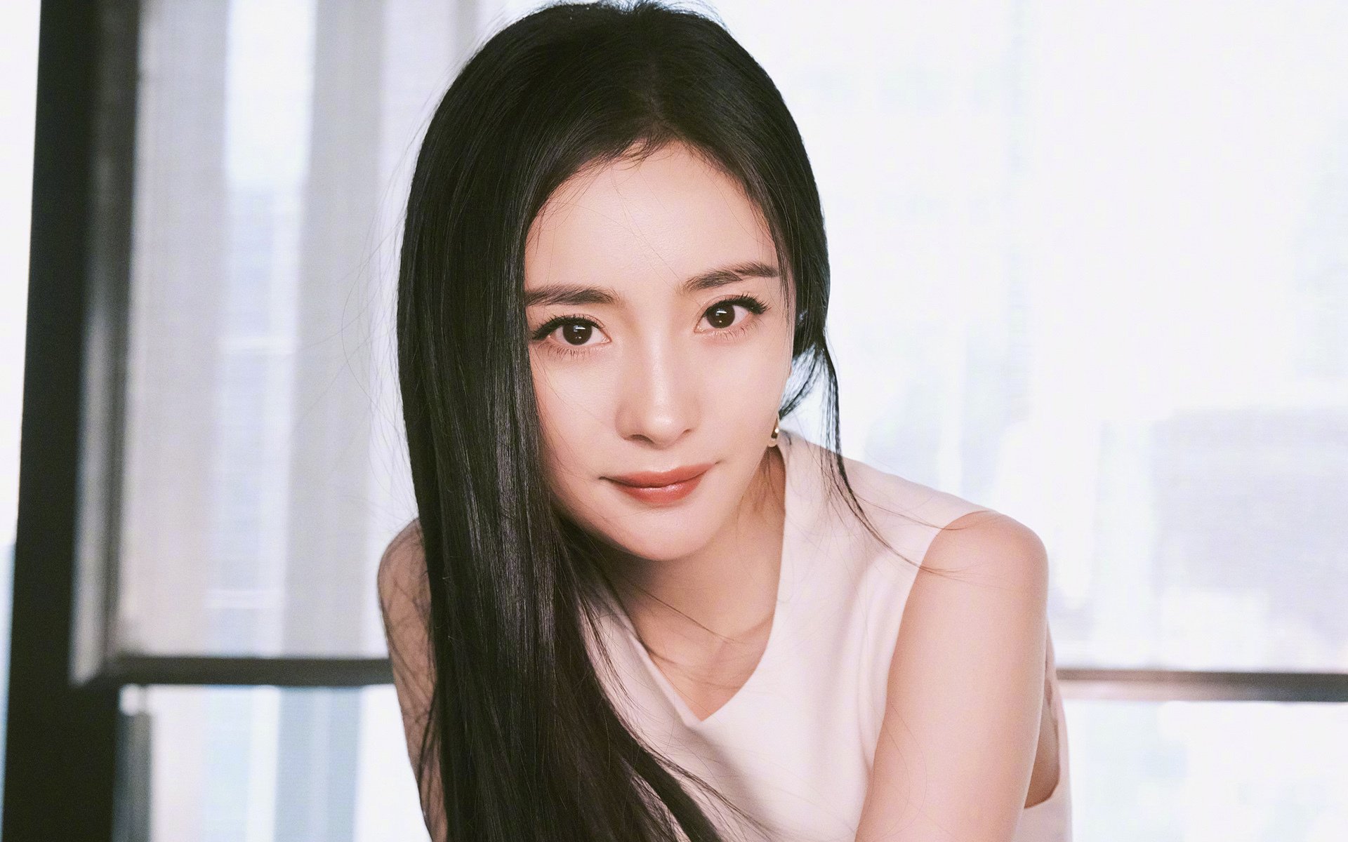 绿茵场上的掌控者，李刚仁的微观艺术与荷兰队的宏观逆转