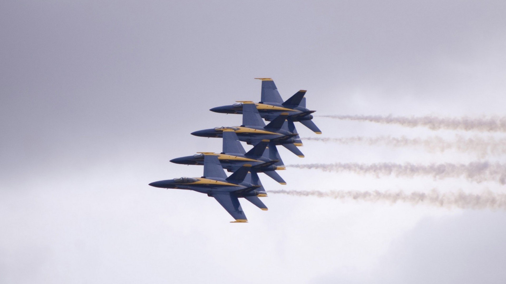 格纳布里爆发点燃欧陆烽火,爱尔兰沉稳诠释绿茵智慧