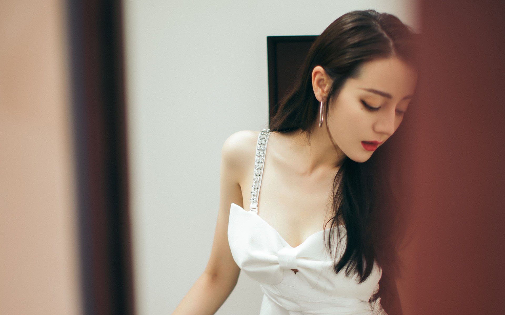 当黄蜂的尾刺刺穿巨厦，一场跨联赛对决如何重写篮球认知