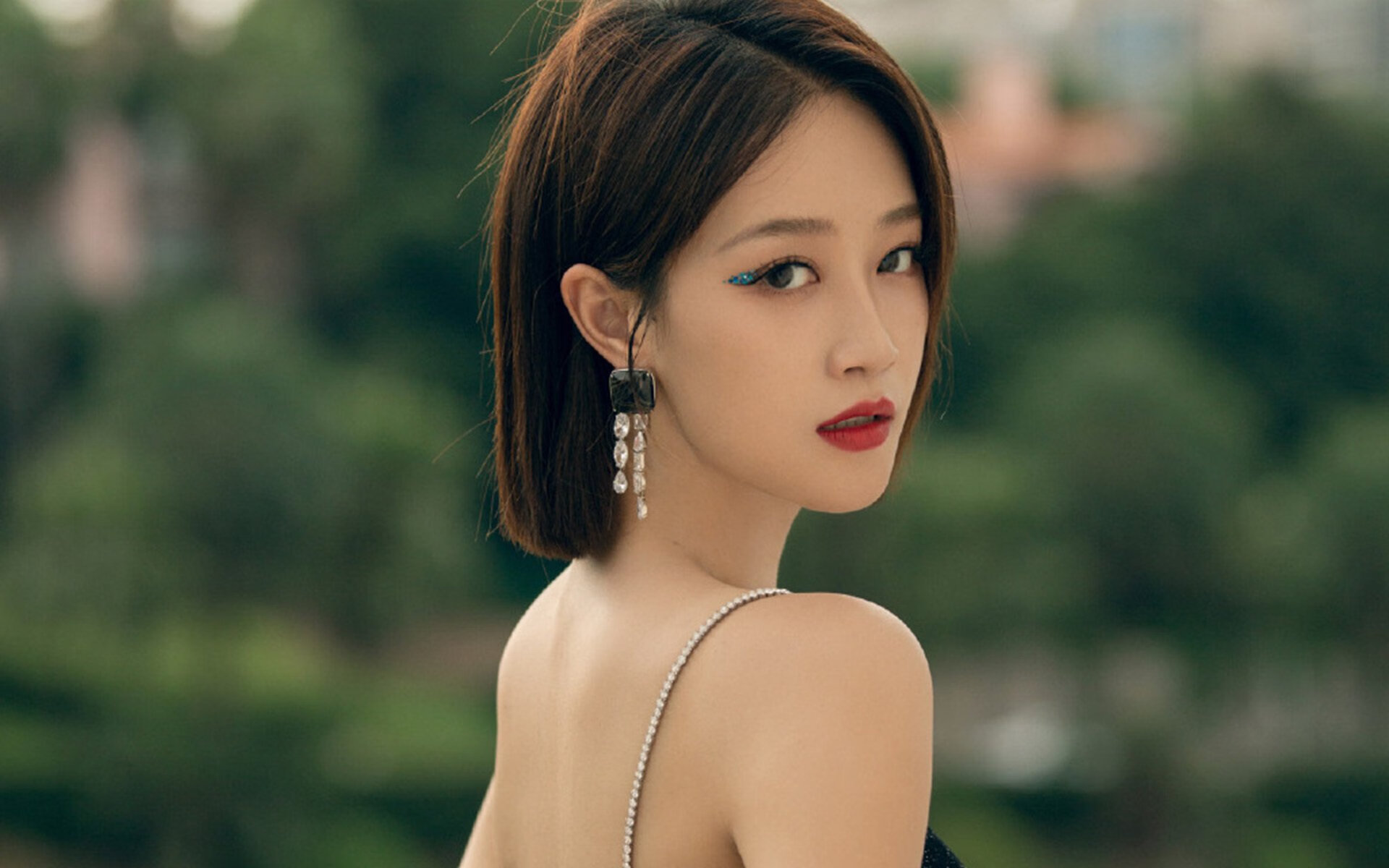 绿衫军连遭重击，爵士横扫余波未平，浓眉降临年度焦点战接管天地