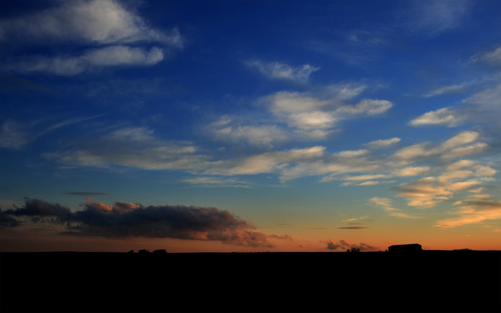 热战与寒锋，土耳其鏖战突尼斯的灼热，坎特在NBA季后赛的冷峻接管
