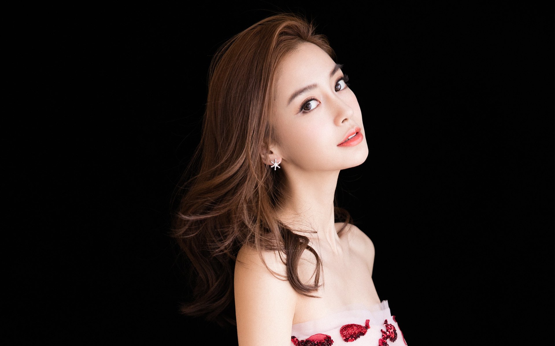 总决赛之夜，凯恩上演篮球教科书，极致个人技艺如何定义冠军荣耀